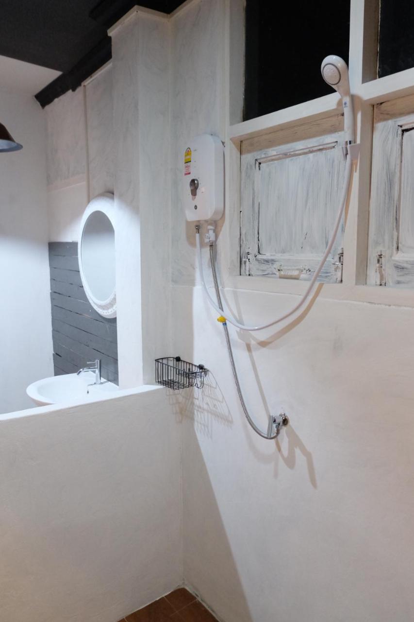 Florentino Hostel Rayong Eksteriør billede